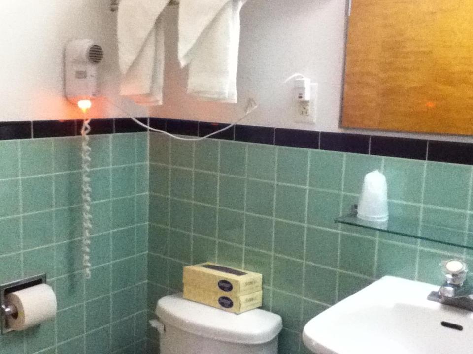 Candlelight Motel